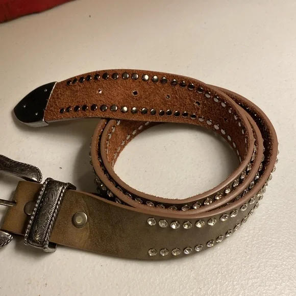 Women’s Rhinestone Border Leather Belt - Picture 7 of 7